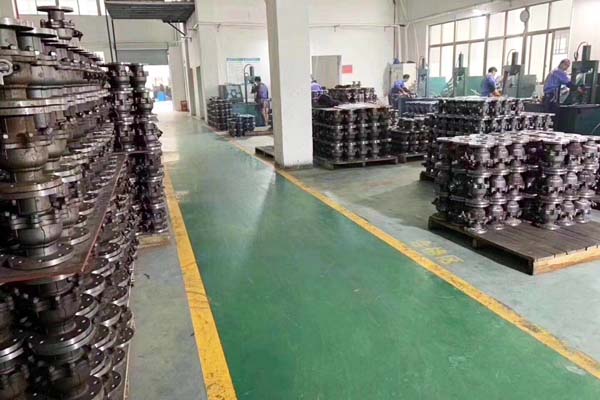 PG娱乐阀门毛坯库存区